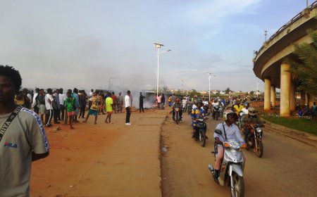 Godomey: près d’une tonne de friperie saisie et brulée