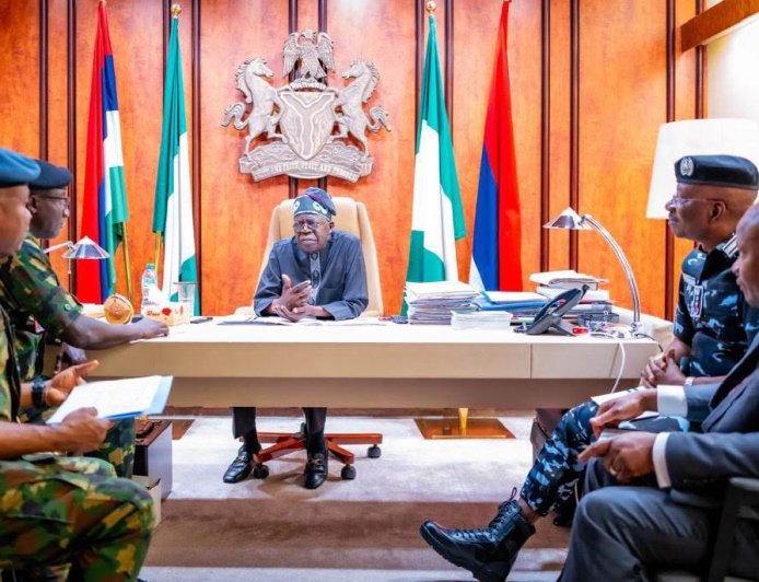 Nigeria : Tinubu décrète l’état d’urgence sécuritaire national — Un pays au pied du mur