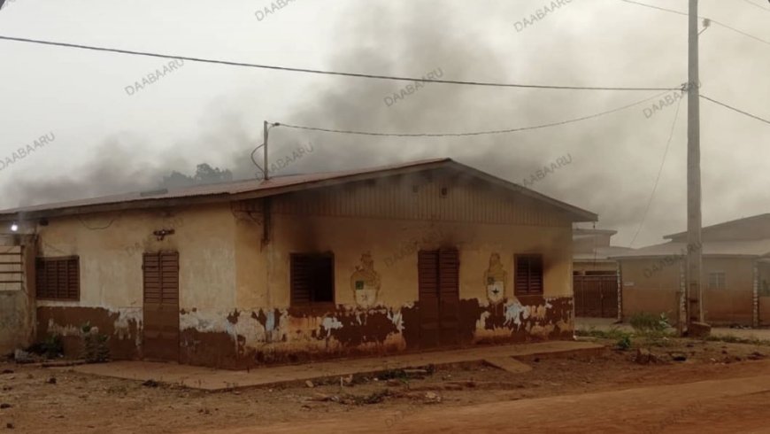 Attaque armée à Kouandé : le commissariat pris pour cible, un bâtiment incendié