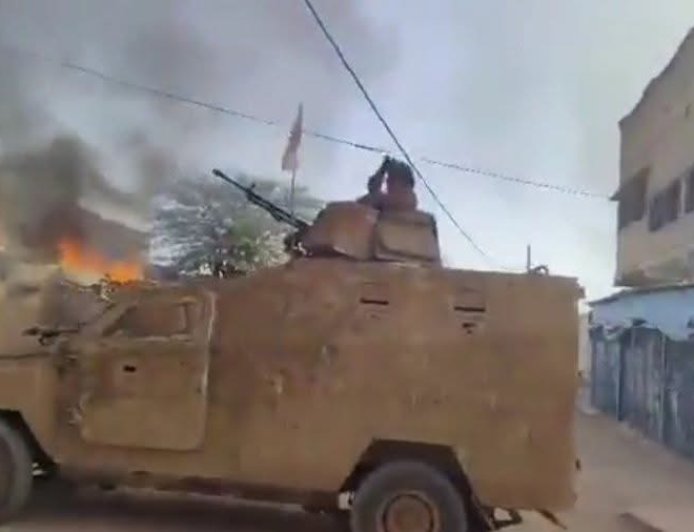 Attaques coordonnées au Mali : JNIM et FLA soupçonnés d’une offensive d’ampleur nationale