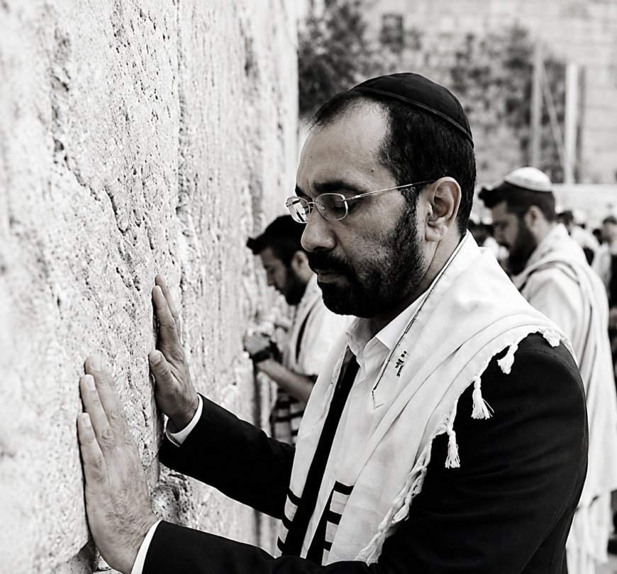 Littérature : Rabbi Berrouane dans une mission humanitaire conciliant foie, connaissance et culture